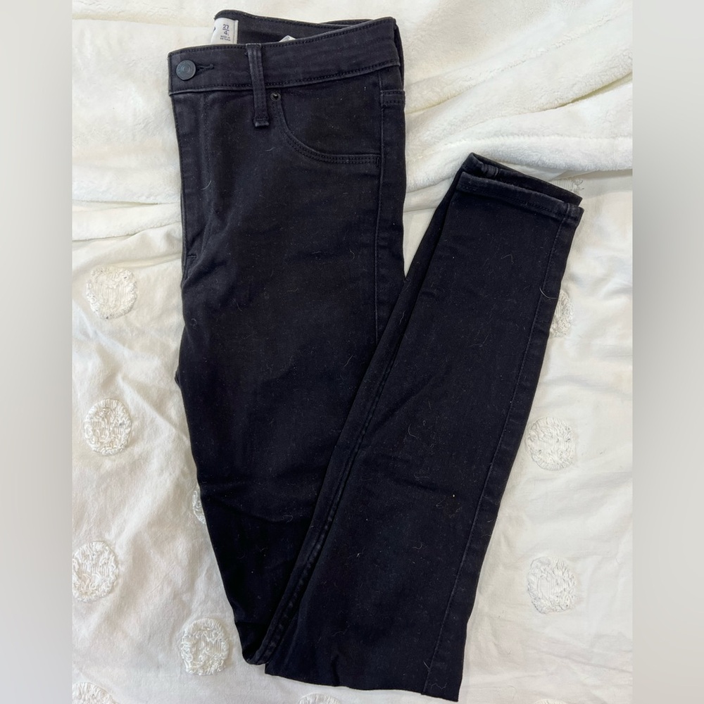 EUC Abercrombie size 27/4 long black high rise jegging